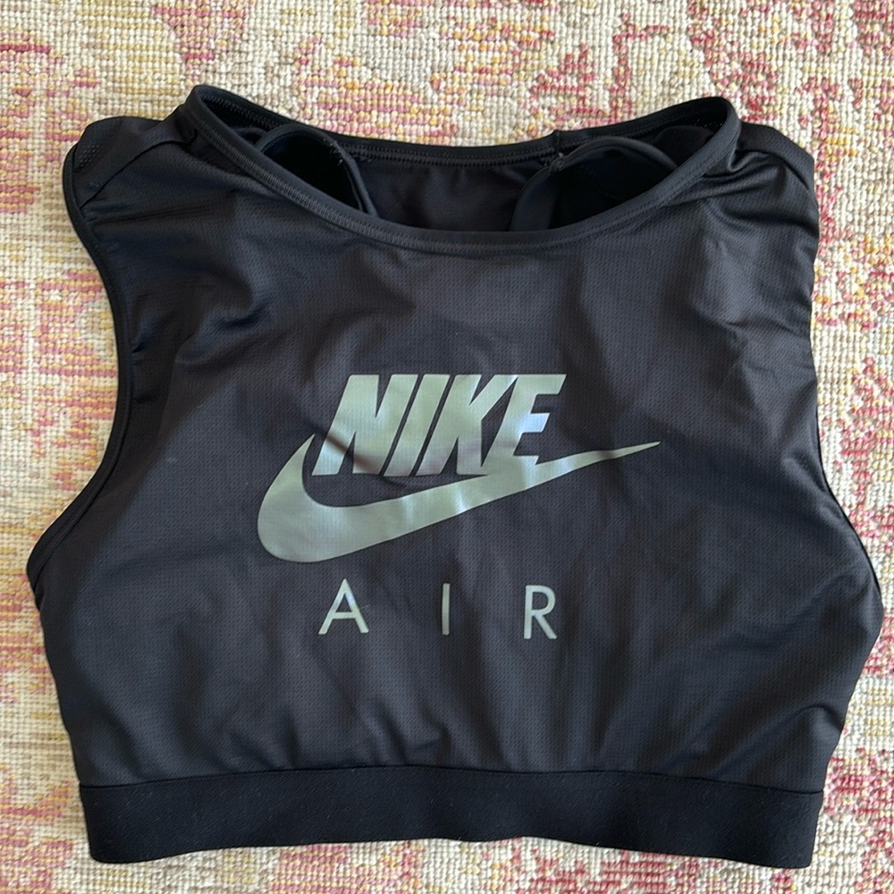 Nike Cropped Top